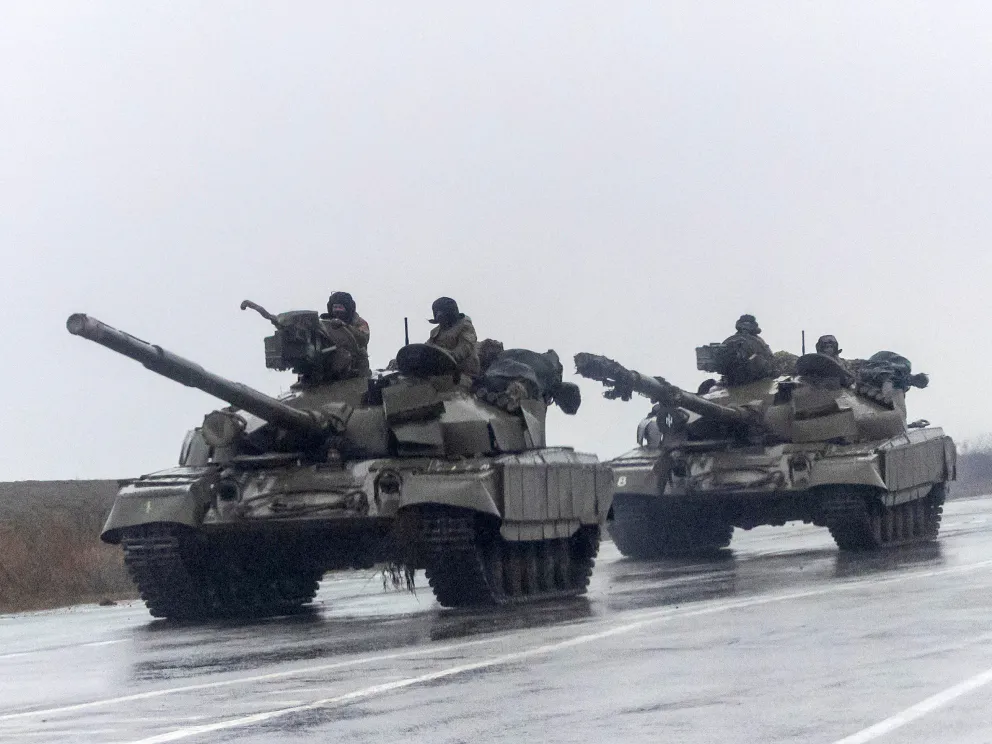 ウクライナ侵攻を始めるロシア軍（©ロイター/アフロ）